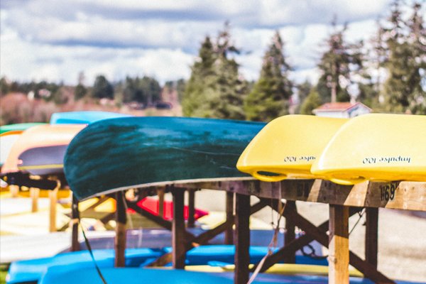 summer-jobs-camp-canoes
